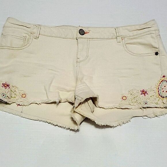 NOBO Boho Cream Embroidered Frayed Shorty Shorts Jeans Junior 17 - Picture 1 of 10